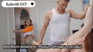 Beyaz Götlü büyük memeli kızlarla grup sikiş