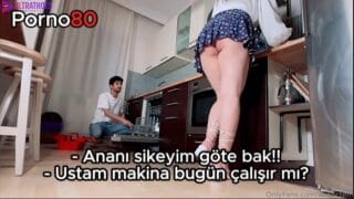 Kısacık eteğiyle tamirciyi azdıran Türk ev hanımı