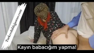 Temizlik yapan beyaz götlü gelini sikiyor – Türkçe porno